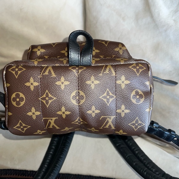 Louis Vuitton PM Palm Springs back back. - Picture 6 of 16
